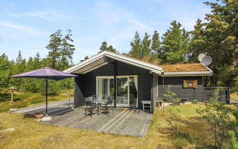 Heike - 1.3Km from the Sea: Die Architektur, Dach, Zuhause, Verbundwerkstoff, Daylighting, Abstellgleis, Auffahrt
