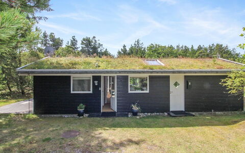 Heike - 1.3Km from the Sea: Die Architektur, Dach, Zuhause, Verbundwerkstoff, Daylighting, Abstellgleis, Auffahrt