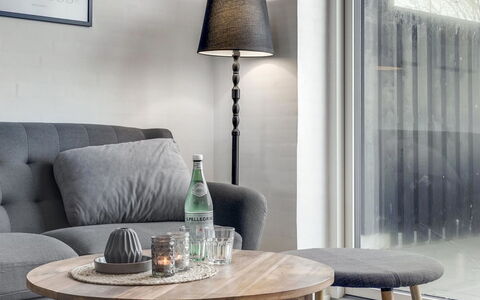 Ilsabe - 2Km from the Sea: Holz, Flooring, Interior Design, Fussboden, Möbel, Holzboden, Zimmer, Decke, Holzbeize, Hartholz