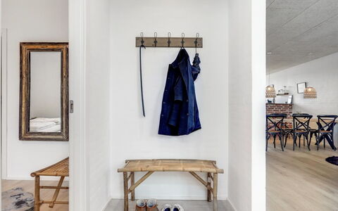 Ilsabe - 2Km from the Sea: Holz, Flooring, Interior Design, Fussboden, Möbel, Holzboden, Zimmer, Decke, Holzbeize, Hartholz