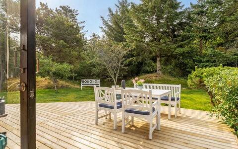 Lykka - 950M from the Sea: Holz, Holzboden, Möbel, Veranda, Hartholz, Flooring, Deck, Tabelle, Grundstueck, Holzbeize