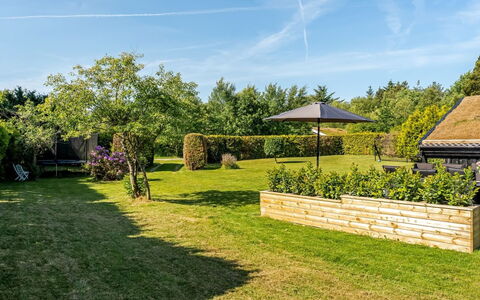 Ingimar - 2.2Km from the Sea: Die Architektur, Dach, Zuhause, Verbundwerkstoff, Daylighting, Abstellgleis, Auffahrt