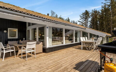 Gladis - 900M from the Sea: Holz, Die Architektur, Dach, Zuhause, Haus, Tür, Verbundwerkstoff, Hütte, Veranda, Hartholz