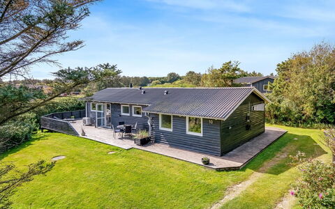 Tuke - 400M from the Sea: Die Architektur, Dach, Zuhause, Verbundwerkstoff, Daylighting, Abstellgleis, Auffahrt