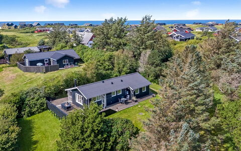 Tuke - 400M from the Sea: Die Architektur, Dach, Zuhause, Verbundwerkstoff, Daylighting, Abstellgleis, Auffahrt