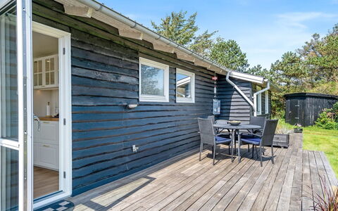 Tuke - 400M from the Sea: Die Architektur, Dach, Zuhause, Verbundwerkstoff, Daylighting, Abstellgleis, Auffahrt