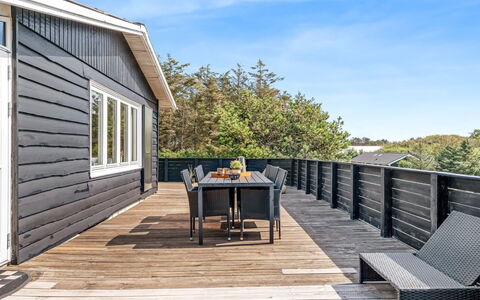 Tuke - 400M from the Sea: Die Architektur, Dach, Zuhause, Verbundwerkstoff, Daylighting, Abstellgleis, Auffahrt