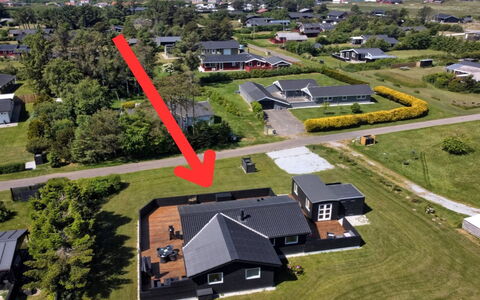 Kamp - 700M from the Sea: Holz, Zuhause, Veranda, Deck, Hartholz, Dach, Holzbeize, Holzboden, Eco Hotel