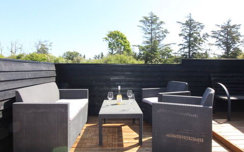 Kamp - 700M from the Sea: Holz, Zuhause, Veranda, Deck, Hartholz, Dach, Holzbeize, Holzboden, Eco Hotel