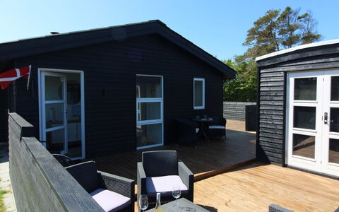 Kamp - 700M from the Sea: Holz, Zuhause, Veranda, Deck, Hartholz, Dach, Holzbeize, Holzboden, Eco Hotel