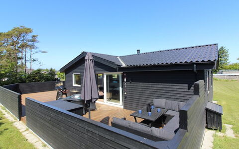 Kamp - 700M from the Sea: Holz, Zuhause, Veranda, Deck, Hartholz, Dach, Holzbeize, Holzboden, Eco Hotel