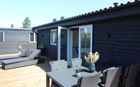 Kamp - 700M from the Sea: Holz, Zuhause, Veranda, Deck, Hartholz, Dach, Holzbeize, Holzboden, Eco Hotel