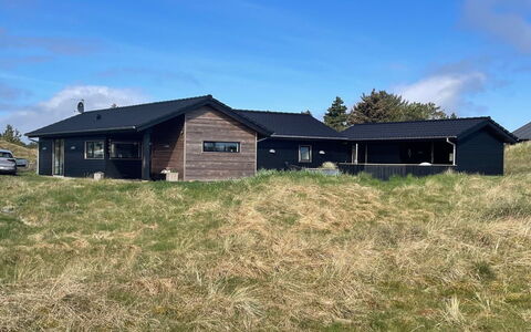 Hinda - 1.2Km from the Sea: Blau, Strauch, Hütte, Ground, Garten, Estate, Schatten, Landscaping, Bauernhaus, Eco Hotel
