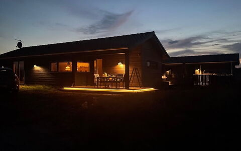 Hinda - 1.2Km from the Sea: Blau, Strauch, Hütte, Ground, Garten, Estate, Schatten, Landscaping, Bauernhaus, Eco Hotel