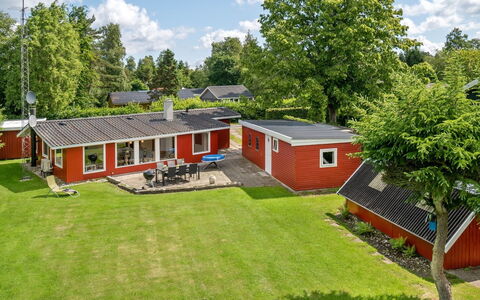 Ilari - 280M from the Sea: Wohngebiet, Dach, Vorort, Auffahrt, Estate, Kamin