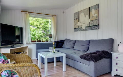 Ilari - 280M from the Sea: Wohngebiet, Dach, Vorort, Auffahrt, Estate, Kamin