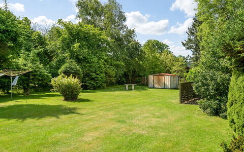 Ilari - 280M from the Sea: Wohngebiet, Dach, Vorort, Auffahrt, Estate, Kamin