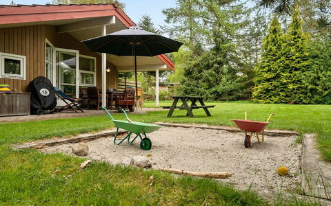 Loreia - 200M from the Sea: Schwimmbad, Gartenmöbel, Möbel, Resort, Flagstone, Eco Hotel, Schatten, Stuhl, Freizeit, Estate