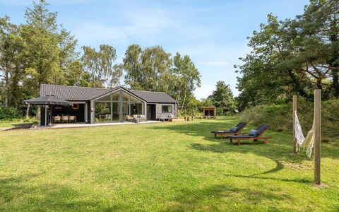 Wiggi - 450M from the Sea: Gras, Haus, Dach, Zuhause, Hütte, Strauch, Grundstueck, Ländliches Gebiet, Bauernhaus, Ground