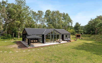 Wiggi - 450M from the Sea