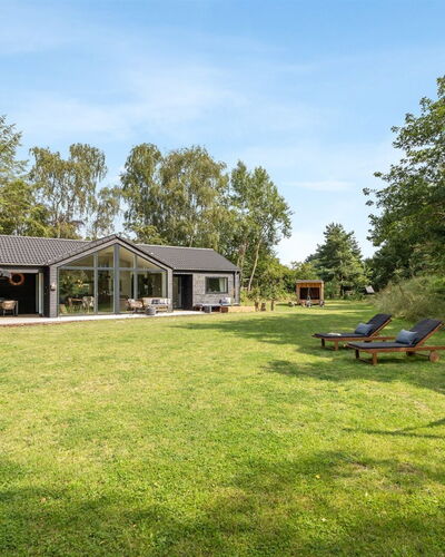 Wiggi - 450M from the Sea