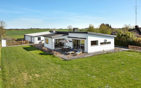 Ermelinda - 900M to the Fjord: Dach, Haus, Zuhause, Hütte, Abstellgleis, Estate, Auffahrt, Gartenbauten, Garten, Schuppen