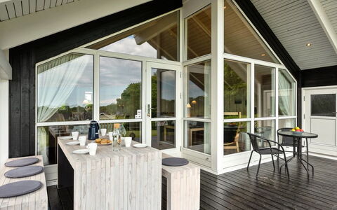 Sulo - 500M from the Sea: Haus, Zuhause, Dach, Wohngebiet, Hütte, Estate, Bauernhaus, Rasen, Landscaping, Abstellgleis