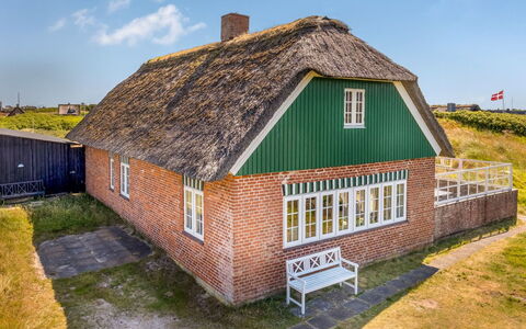 Katerina - 100M from the Sea: Dach, Haus, Zuhause, Hütte, Tür, Abstellgleis, Deck, Veranda, Planke, Hartholz
