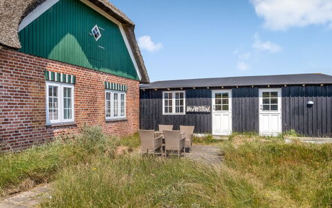 Katerina - 100M from the Sea: Dach, Haus, Zuhause, Hütte, Tür, Abstellgleis, Deck, Veranda, Planke, Hartholz
