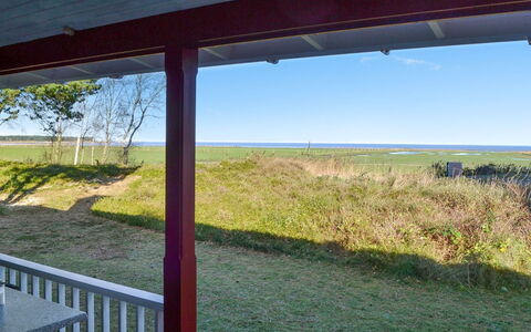 Asfrid - 3.5Km from the Sea: Veranda, Schatten, Holzbeize, Hartholz, Balkon, Deck, Rasen, Outdoor Struktur, Garten, Zaun