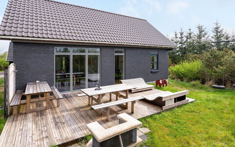 Henrieta - 4Km from the Sea: Hütte, Abstellgleis, Gartenbauten, Garten, Schuppen, Garten, Blockhaus, Bauernhaus, Hinterhof, Veranda