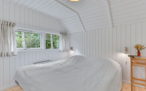 Merta: Holz, Decke, Flooring, Fussboden, Schlafzimmer, Interior Design, Bett, Bettdecke, Bedding, Zimmer
