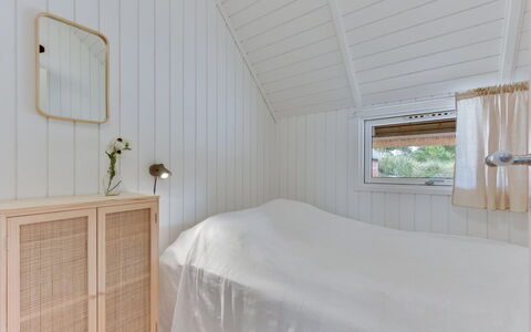 Merta: Flooring, Holz, Fussboden, Interior Design, Decke, Schlafzimmer, Beleuchtung, Möbel, Zimmer, Bett
