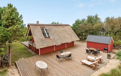 Merta: Strauch, Urban Design, Ground, Backstein, Wohnung, Estate, Mauerwerk, Balkon, Landscaping