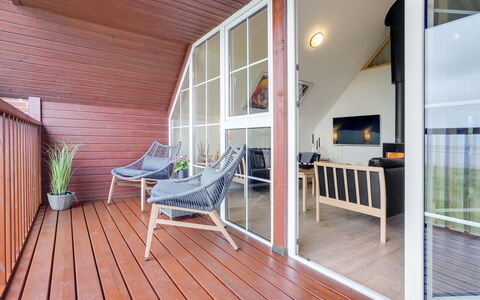 Deljan - 3.5Km from the Sea: Strauch, Urban Design, Ground, Backstein, Wohnung, Estate, Mauerwerk, Balkon, Landscaping