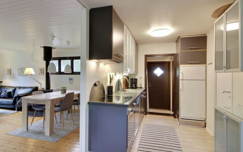 Hannu - 900M from the Sea: Interior Design, Küche, Flooring, Countertop, Decke, Möbel, Fussboden, Cabinetry, Zimmer, Light Fixture