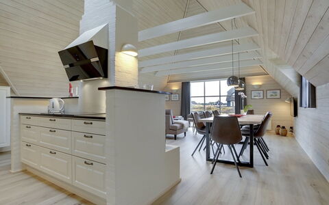 Ege - 200M from the Sea: Interior Design, Flooring, Holz, Decke, Möbel, Light Fixture, Fussboden, Küche, Countertop, Cabinetry