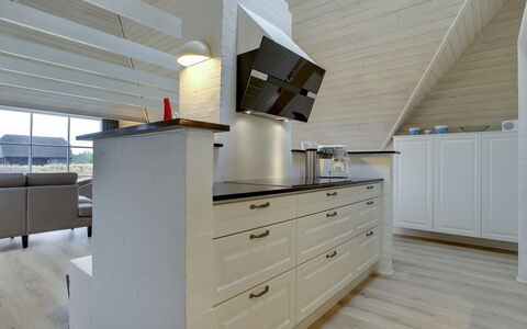 Ege - 200M from the Sea: Flooring, Interior Design, Holz, Cabinetry, Countertop, Küche, Fussboden, Decke, Möbel, Holzboden