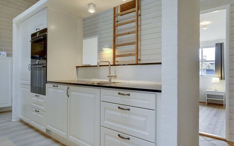 Ege - 200M from the Sea: Flooring, Interior Design, Holz, Countertop, Cabinetry, Fussboden, Küche, Möbel, Holzboden, Zuhause