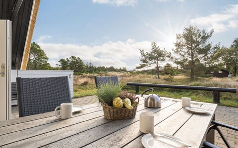 Gerdis - 1.6Km from the Sea: Die Architektur, Dach, Zuhause, Verbundwerkstoff, Daylighting, Abstellgleis, Auffahrt