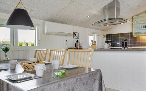 Apolonia - from the Sea: Küche, Interior Design, Light Fixture, Flooring, Decke, Holz, Möbel, Countertop, Beleuchtung, Fussboden