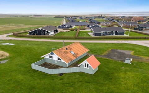 Lonne - 750M to the Fjord: Haus, Dach, Zuhause, Hütte, Schuppen, Gartenbauten, Abstellgleis, Garten, Blockhaus, Hütte