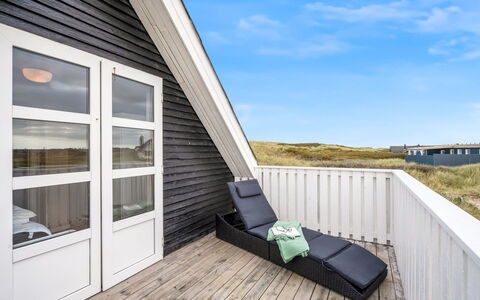 Amandus - 100M from the Sea: 