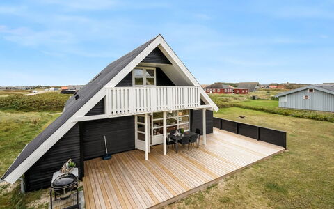 Amandus - 100M from the Sea: 