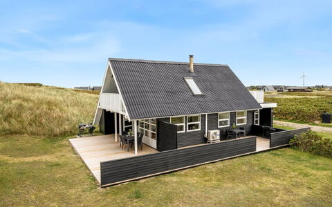 Amandus - 100M from the Sea: 