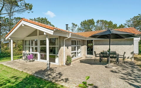Aslak - 350M from the Sea: Pflanzengemeinschaft, Sonnenlicht, Krautige Pflanze, Garten, Plantage, Landwirtschaft, Bauernhof