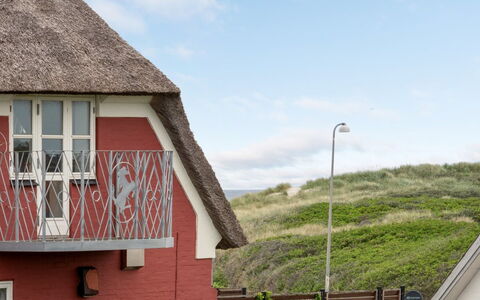 Riki - 150M from the Sea: Dach, Haus, Zuhause, Hütte, Abstellgleis, Estate, Auffahrt, Gartenbauten, Garten, Schuppen