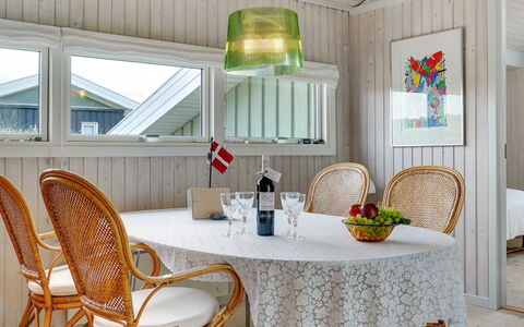 Erwith - 50M from the Sea: Interior Design, Möbel, Decke, Zuhause, Stuhl, Light Fixture, Leuchter, Küche & Esszimmer Tisch, Esszimmer, Natürliches Material