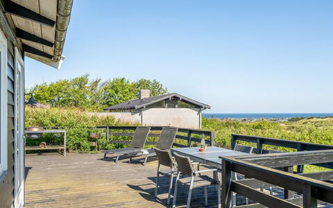 Gildo - 932M from the Sea: Die Architektur, Dach, Zuhause, Verbundwerkstoff, Daylighting, Abstellgleis, Auffahrt