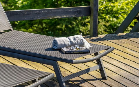 Gildo - 932M from the Sea: Die Architektur, Dach, Zuhause, Verbundwerkstoff, Daylighting, Abstellgleis, Auffahrt
